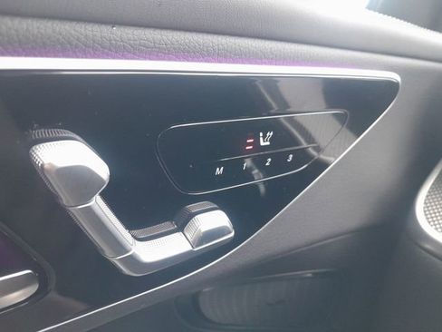 Used 2024 Mercedes-Benz GLC 300 4MATIC image 6