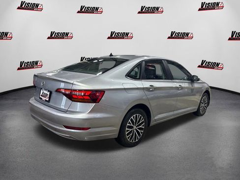 Used 2019 Volkswagen Jetta SE w/ Cold Weather Package image 5