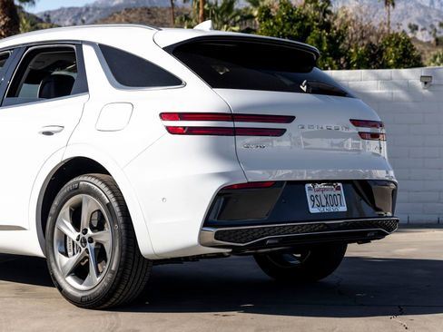 Used 2026 Genesis GV70 2.5T Advanced image 7