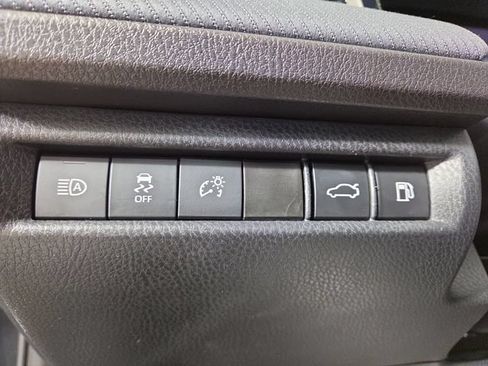 Used 2025 Toyota Camry SE FWD image 27