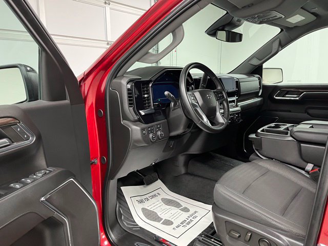 Used 2024 Chevrolet Silverado 1500 RST AWD/4WD image 17