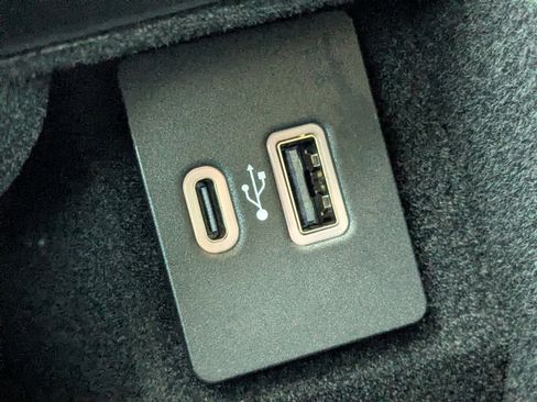 Used 2023 Lincoln Nautilus FWD w/ Premium Package image 24