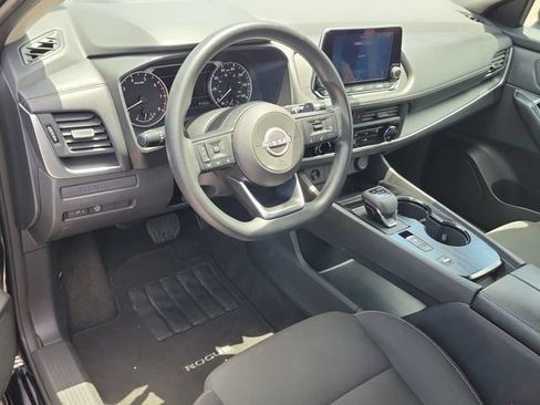 Used 2024 Nissan Rogue S FWD image 15