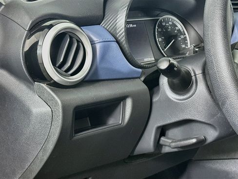 Used 2025 Nissan Versa SV FWD image 17