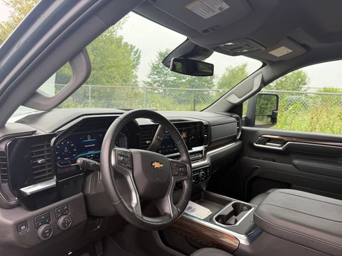 Used 2025 Chevrolet Silverado 2500 LT w/ All Star Edition AWD/4WD image 11