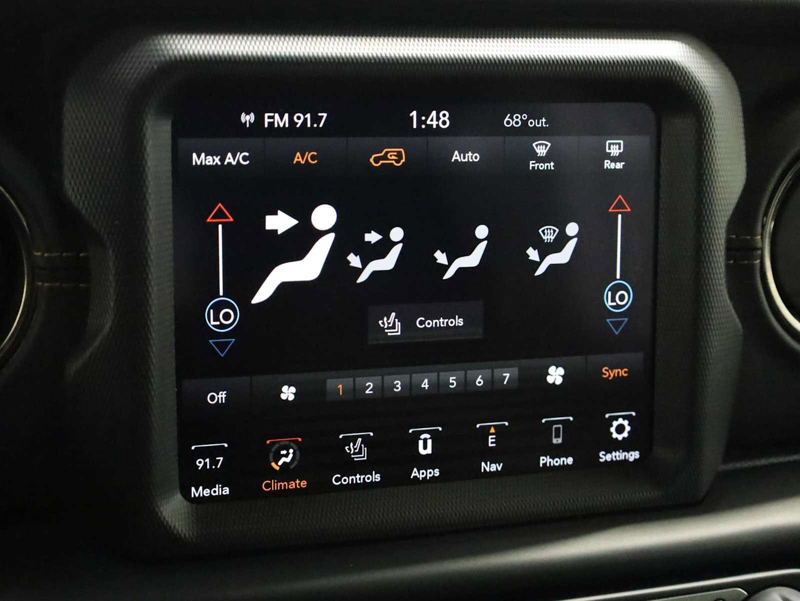Used 2021 Jeep Wrangler Unlimited Sahara AWD/4WD image 29