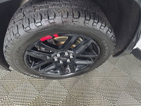 Used 2022 Chevrolet Traverse Premier w/ Redline Edition AWD/4WD image 10