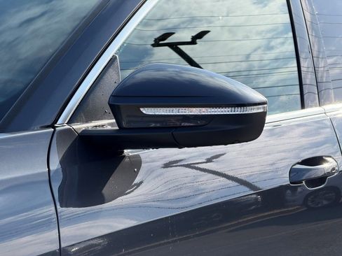 Certified 2025 Audi Q5 2.0T Premium Plus image 9