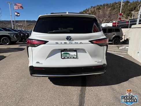 Used 2024 Toyota Sienna Platinum image 7