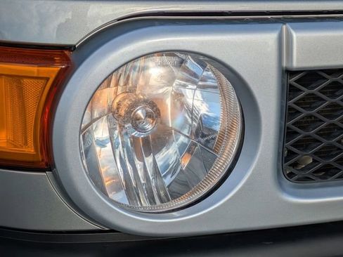 Used 2010 Toyota FJ Cruiser 4WD image 10