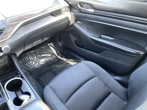 Certified 2024 Nissan Altima 2.5 SV FWD image 18