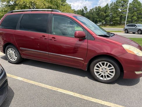 Used 2008 Toyota Sienna XLE Limited FWD image 8