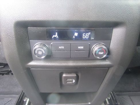 Certified 2023 Chevrolet Traverse LT w/ LPO, Floor Liner Package AWD/4WD image 20