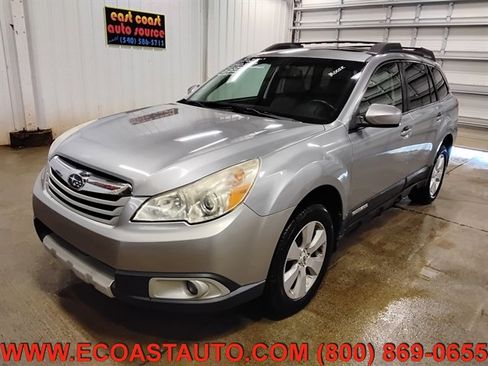 Used 2011 Subaru Outback 2.5i Limited w/ PWR Moonroof Pkg image 4