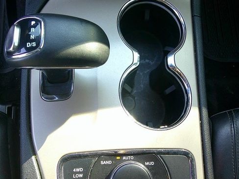 Used 2015 Jeep Grand Cherokee Limited w/ Trailer Tow Group IV AWD/4WD image 15