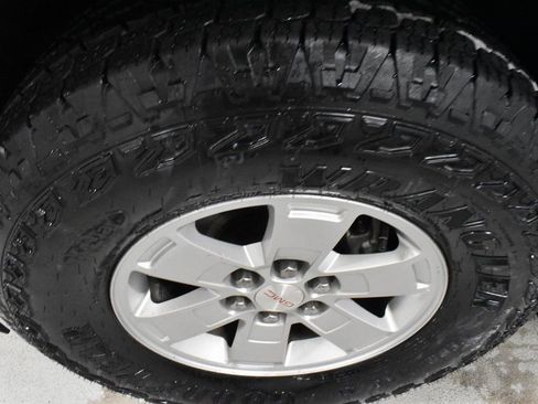 Used 2018 GMC Canyon 4x4 Extended Cab w/ Trailering Package image 9