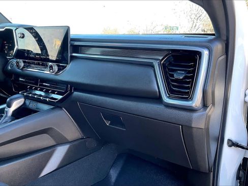 Certified 2024 GMC Canyon Elevation w/ Trailering Package image 17