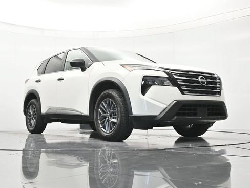 Certified 2024 Nissan Rogue S FWD image 38