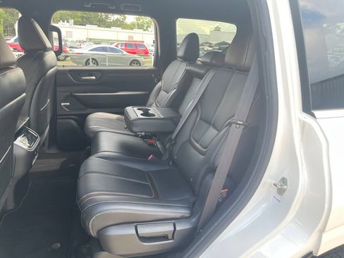 Certified 2025 Nissan Armada SL RWD image 27