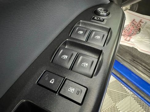 Used 2022 Chevrolet Colorado Z71 image 38