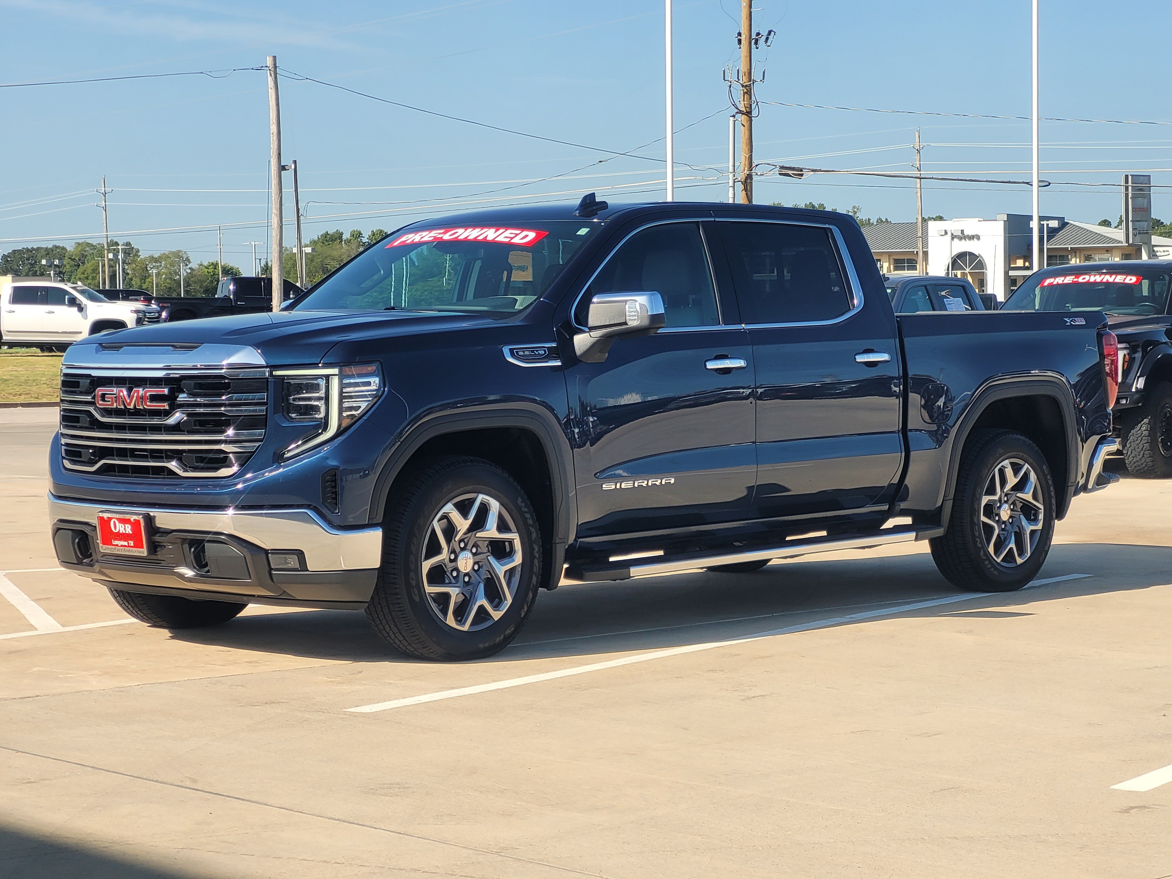 Used 2023 GMC Sierra 1500 SLT w/ SLT Premium Package AWD/4WD image 3