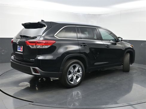 Used 2019 Toyota Highlander Limited image 26