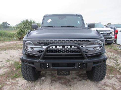 Used 2024 Ford Bronco Badlands image 2