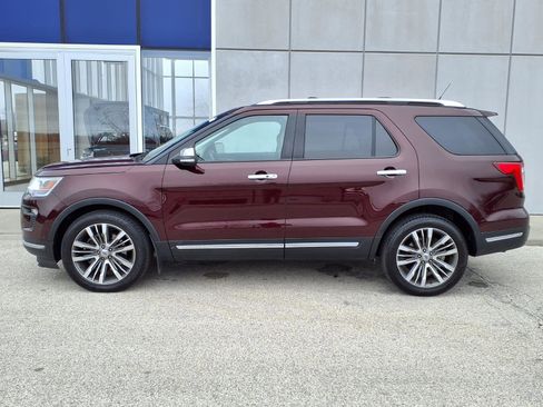 Used 2018 Ford Explorer Platinum image 3