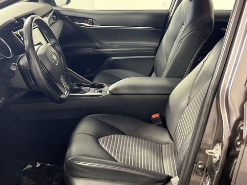 Used 2020 Toyota Camry SE image 13