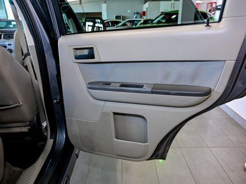 Used 2010 Ford Escape XLT AWD/4WD image 21