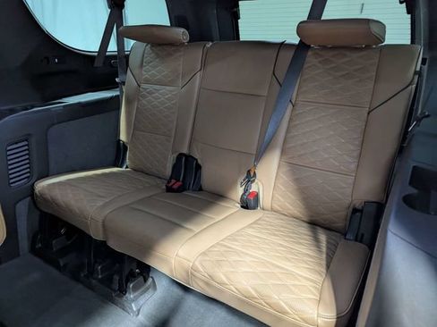 Used 2021 Cadillac Escalade ESV Premium Luxury AWD/4WD image 9