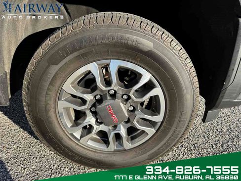 Used 2024 GMC Sierra 2500 SLT w/ SLT Premium Package image 33