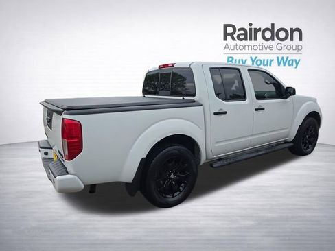 Used 2021 Nissan Frontier SV w/ Midnight Edition Floor Mats AWD/4WD image 8