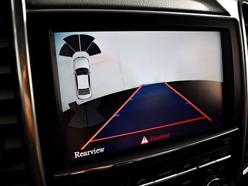 Used 2015 Porsche Cayenne S image 29