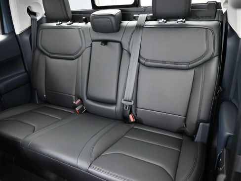 New 2025 Ford Maverick Lariat w/ Black Appearance Package image 31