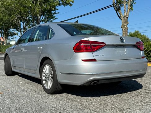 Used 2016 Volkswagen Passat 1.8T SE FWD image 6