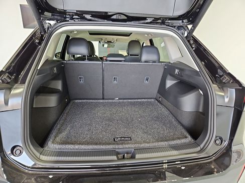 New 2026 Volkswagen Tiguan SE FWD image 13