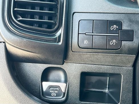 Used 2025 RAM ProMaster 2500 w/ Convenience Group FWD image 10