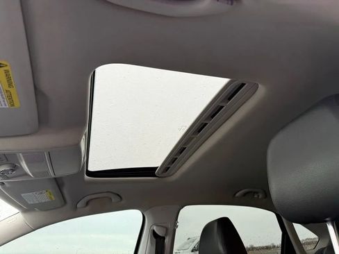 Used 2014 Volkswagen Passat 1.8T SE image 14