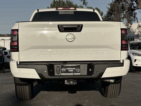 New 2025 Nissan Frontier SV w/ SV Convenience Package image 4
