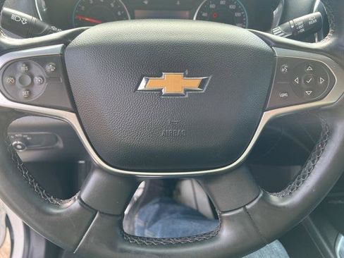 Used 2023 Chevrolet Traverse LT image 29