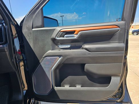 Used 2023 GMC Sierra 1500 Denali w/ Technology Package AWD/4WD image 33