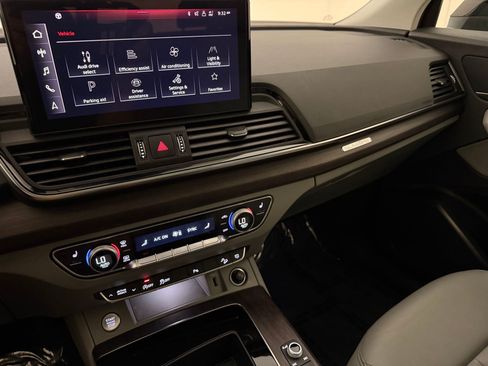 Certified 2022 Audi Q5 Premium Plus AWD/4WD image 19