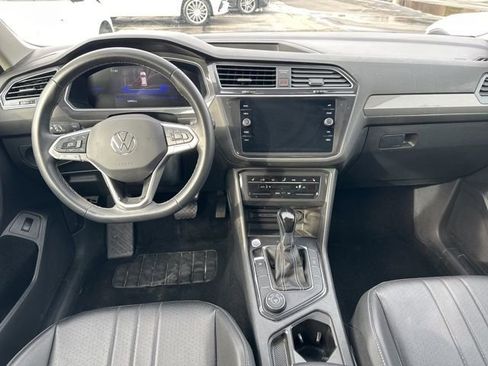 Used 2024 Volkswagen Tiguan SE image 4