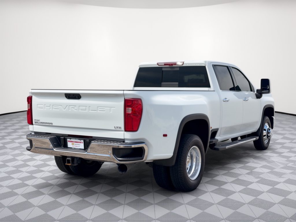 Used 2025 Chevrolet Silverado 3500 LTZ w/ LTZ Convenience Package AWD/4WD image 9