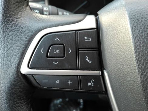 Used 2024 Toyota Sienna XLE image 40