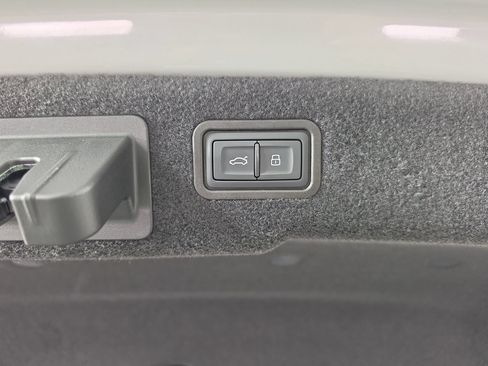 New 2026 Audi A8 L 3.0T AWD/4WD image 12