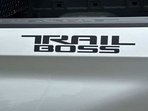 Used 2019 Chevrolet Silverado 1500 Custom Trail Boss w/ Custom Convenience Package AWD/4WD image 25