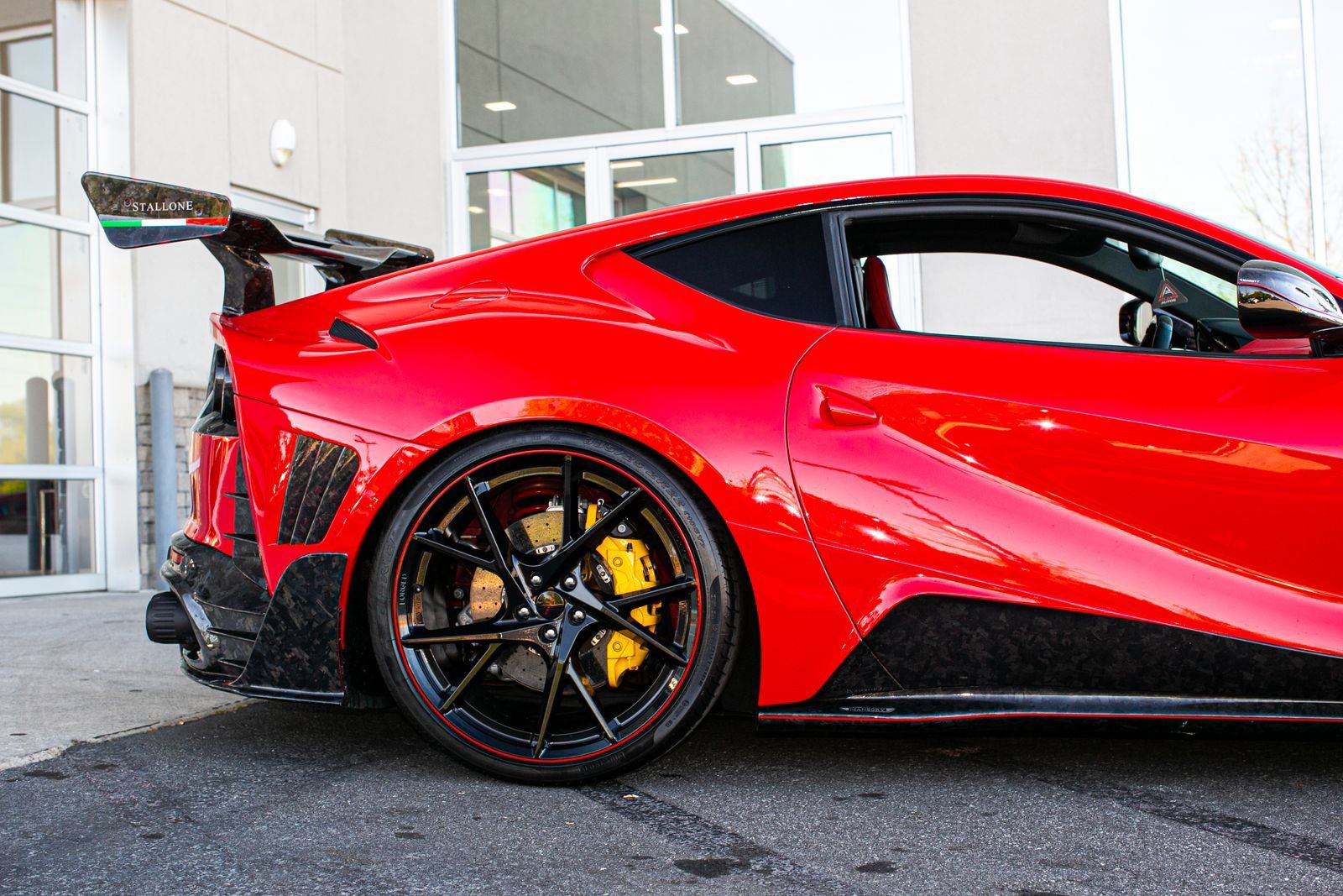 Used 2020 Ferrari 812 Superfast RWD image 57
