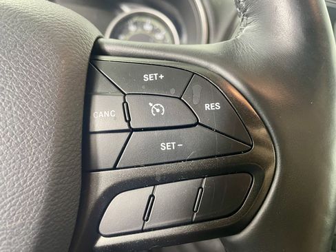 Used 2019 Jeep Cherokee Trailhawk w/ Cold Weather Group image 18